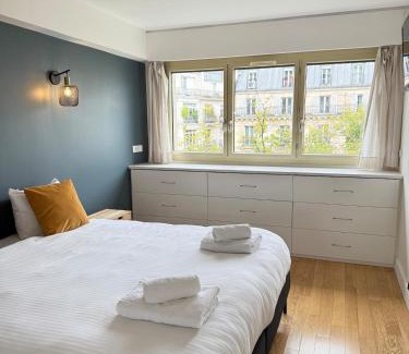 La Celle-sous-Gouzon Apartment | Parisian Apartment for 4 people - Arc de Triomphe Champs Élysées
