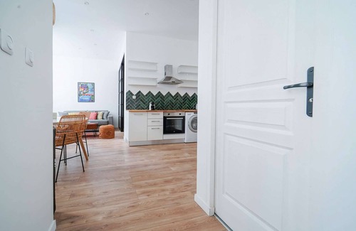 Hopital Saint-Louis Apartment | Parisuites 4 people accomodation Central Design & Luxe & Cosy Canal Saint Martin