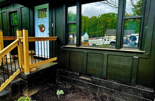 Clarksville House | Park 6 Trucks, Hot Tub,sleep 7, 2miles to ASPU/FM Arena/Food, 9miles to post,pet