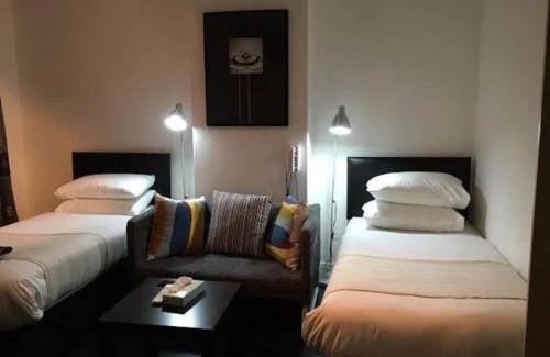Rusholme Bed & Breakfast | Park Crescent Hotel