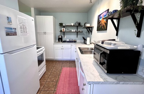 Royal Hawaiian Estates House | PARK IS OPEN 5 Min. to Volcanoes NATL Park-clean, cozy, comfort -2 Bdrm