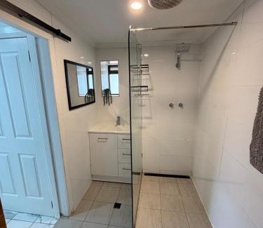 Broken Hill House | Park, Outdoor Gym, Sports Oval, 3 Queen Room House