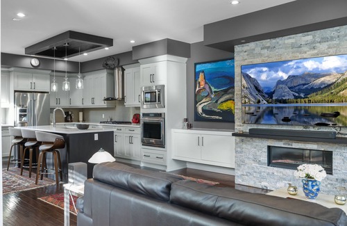 Banff Trail House | Park Side - Min to DT - 3BR - Garage - Chefs Kitchen