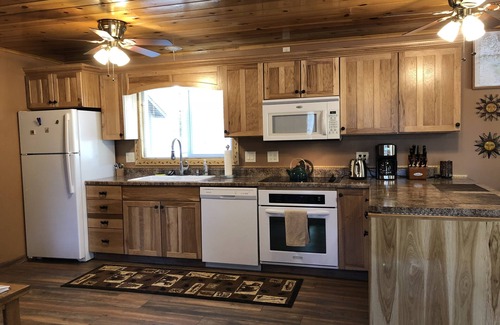 Island Park Cabin | Park & Sled. Uncle Tom s Cabin, 5 beds, hot tub, 30 miles to Yellowstone.