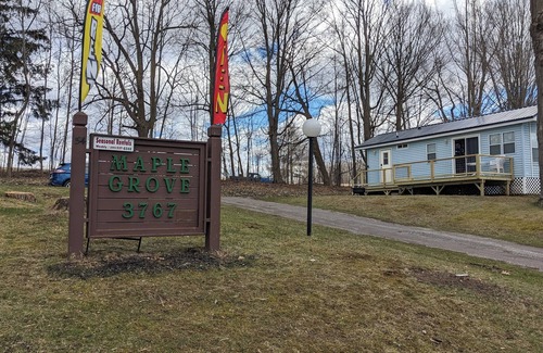 Perry House | Park unit #4 for rent by Silver Lake NY