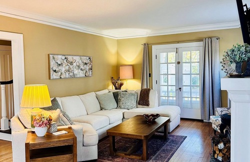 Cleveland House | Parker Lee Home-A Beautiful Retreat in a Busy City for the Professional Traveler