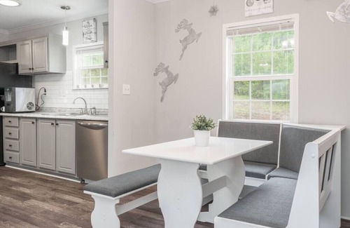 Madison House | Parking for 75+ Travel Workers Welcome