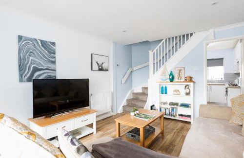 Poole House | Parkland House by Grandeur Property