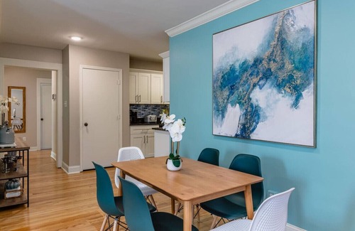 Midtown Condo | *Parkside KING SUITE in Midtown with FREE parking*