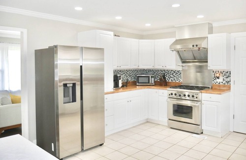 Pineville House | Parkside Retreat: 20% off thru Nov!