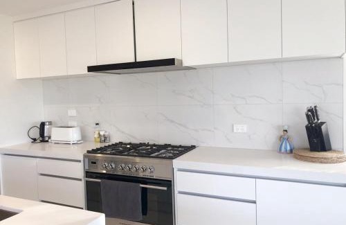 Cambridge House | Parkside Retreat Spanking New 5 Bedrooms 3 Baths