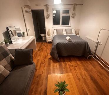 Chesfield House | Parkview Guesthouse