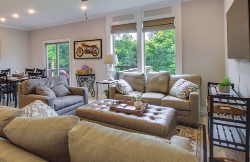 Waldron House | Parkville Vacation Rental Near Creekside Complex!