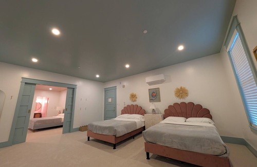Goshen Bed & Breakfast | Parkway House Goshen Bed & Breakfast-Suite #1 - Boutique Style Family Friendly