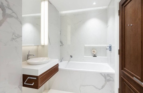 Westminster Apartment | Parliament Square Apartments - Luxury 3-Bed 3 Bath