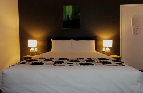 Parnell Hotel | Parnell Pines