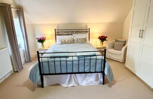 Badminton Bed & Breakfast | Parsonage House, Badminton