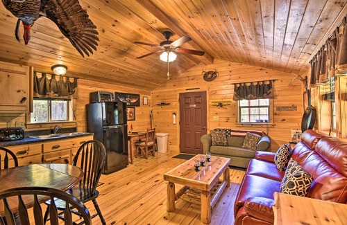 St George Cottage | Parsons Semper Fi Cabin w/Fire Pit!