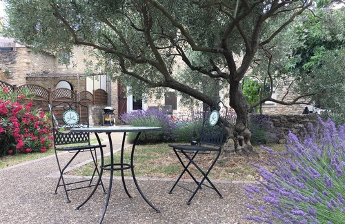 Maubec House | Part of Résidence Lou Boulidou, former vineyard, now unique vacation rentals.