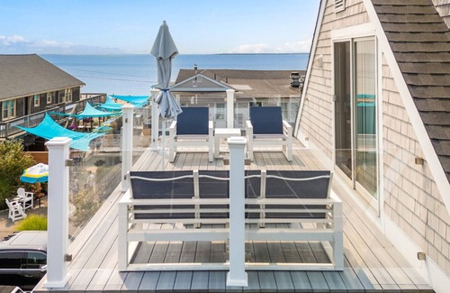 Silver Beach Condo | Partial Ocean View Studio w/Private Deck (308)