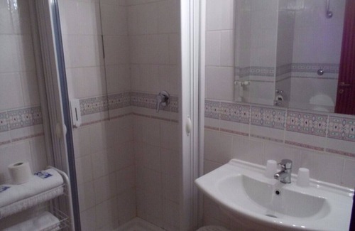 Ospedaletto D'Alpinolo Hotel | PARTNER ROOM - ROYAL HOTEL