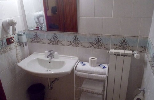 Ospedaletto D'Alpinolo Hotel | PARTNER ROOM - ROYAL HOTEL