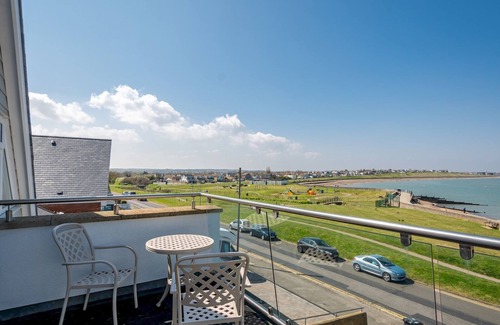 Swalecliffe House | Pass the Keys | A Spacious Seaside house in Hampton, Herne Bay