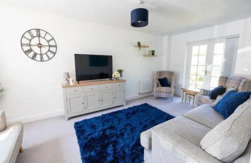 Saunderton House | Pass the Keys Bright Spacious Chilterns Hideaway