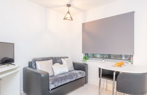 Holbeck Apartment | Pass the Keys | City Centre Haven
