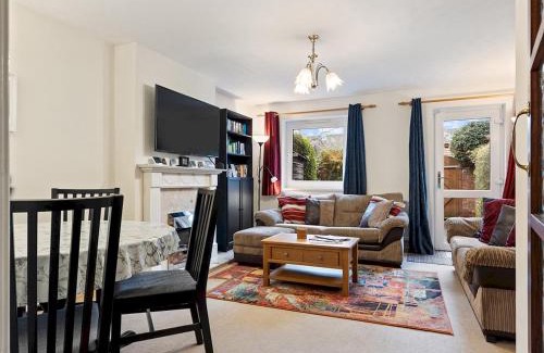 York House | Pass the Keys Cosy York Home with Parking