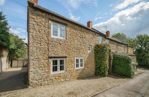 Chipping Norton House | Pass the Keys Cotswold Country Style Living Chipping Norton