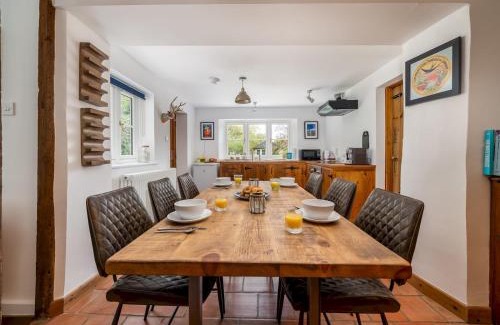 Chipping Norton House | Pass the Keys Cotswold Country Style Living Chipping Norton