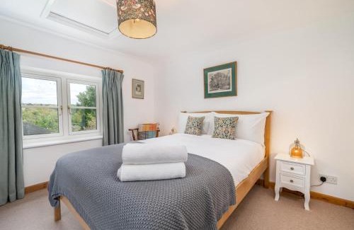 Chipping Norton House | Pass the Keys Cotswold Country Style Living Chipping Norton