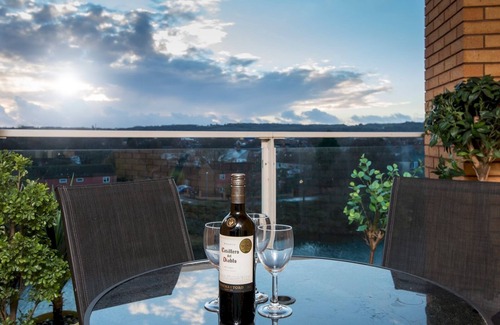 Century Wharf Apartment | Pass the Keys | Lovely 2 Bedroom Apartment in the Bay with a view