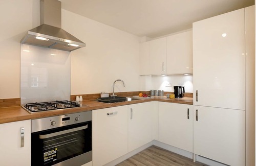Bramcote Apartment | Pass the Keys | Luxurious 2-Bed Nottingham Retreat with Parking