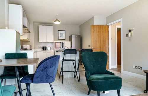 Belfast Central District Apartment | Pass the Keys | Luxury 3BR Apt | City Centre | Free Parking!