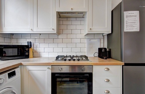 Levenshulme House | Pass the Keys | Modern Two Bedroom Home