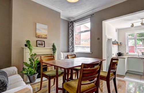 Levenshulme House | Pass the Keys | Modern Two Bedroom Home