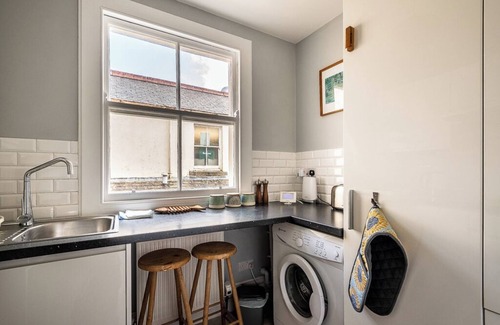 Birmingham City Centre Apartment | Pass the Keys | New Modern, Central Jewellery Quarter Apartment