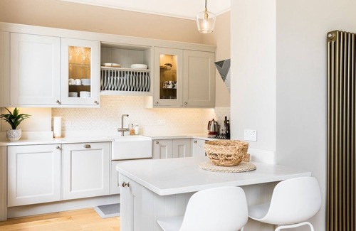 Lillington Apartment | Pass the Keys | Stylish & Well Located 2 Bed in Leamington Spa
