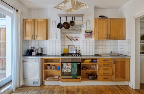 Thurlow Park Apartment | Pass the Keys | SE24, 1BD apart with Kitchen, Parking, Terrace