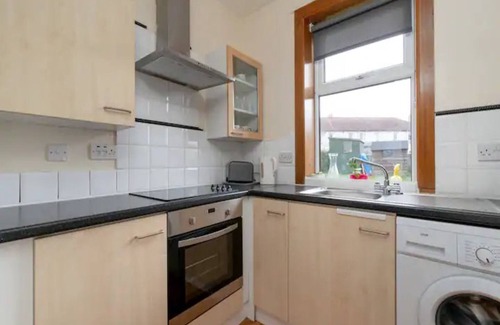 Ellemford House | Pass the Keys | Spacious Murrayfield Flat