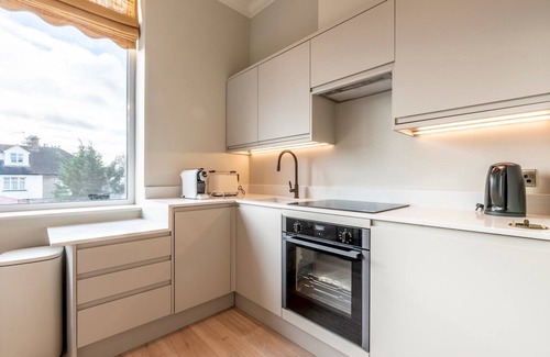 Twickenham Riverside Apartment | Pass the Keys | Stunning loft style apartment
