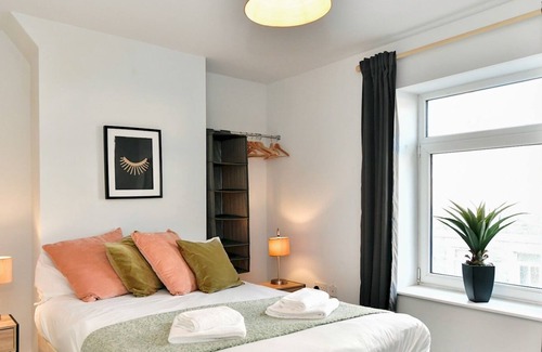 Splott House | Pass the Keys | Stylish and Cosy 2 bedroom home close to City Centre