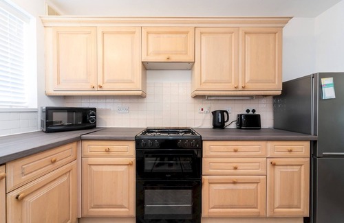 Surbiton Hill Apartment | Pass the Keys | Stylish Apt in quiet cul de sac