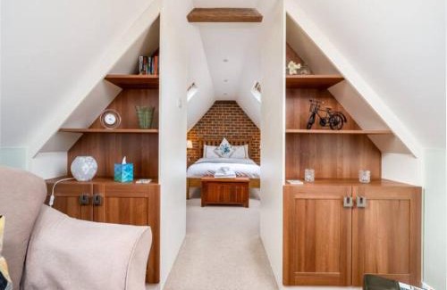 Little Missenden Apartment | Pass the Keys Tranquil Chilterns Farm Hideaway