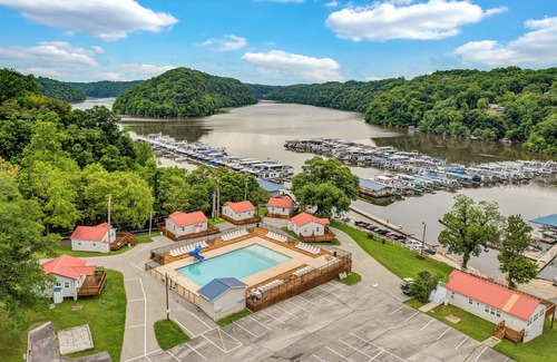 Smithville Cabin | Pates Ford Marina - Cabin 3
