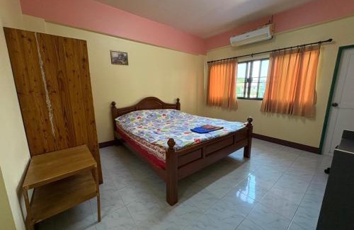 Nong Chom Hotel | Pathomporn Fancy House