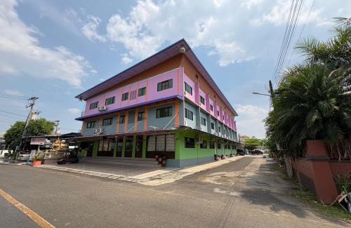 Nong Chom Hotel | Pathomporn Fancy House