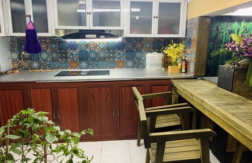 Ba Dinh House | Patio/central Hanoi house/3mins walking to Hoan Kiem Lake-Sunny homestay